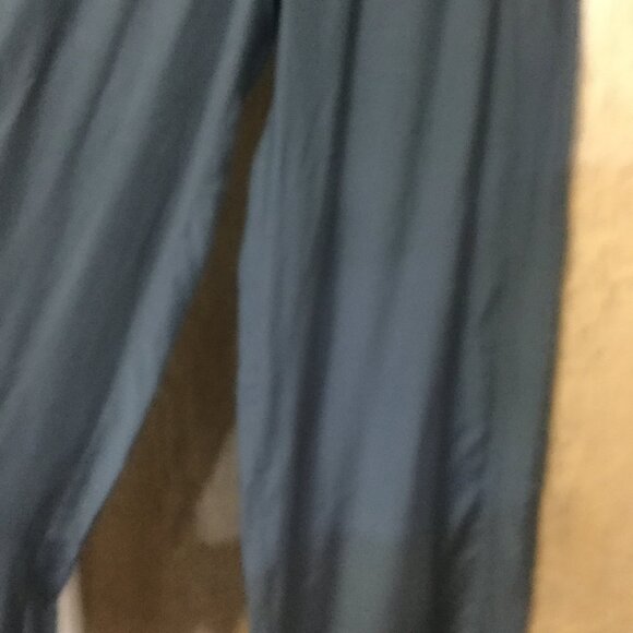 NWT Travis Mathew wide leg pull on Savana pants blue in color size large - Picture 2 of 8